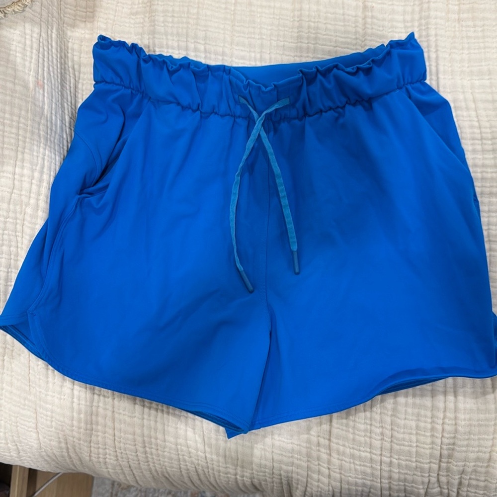 LULULEMON “POOL” COLOR SHORTS
